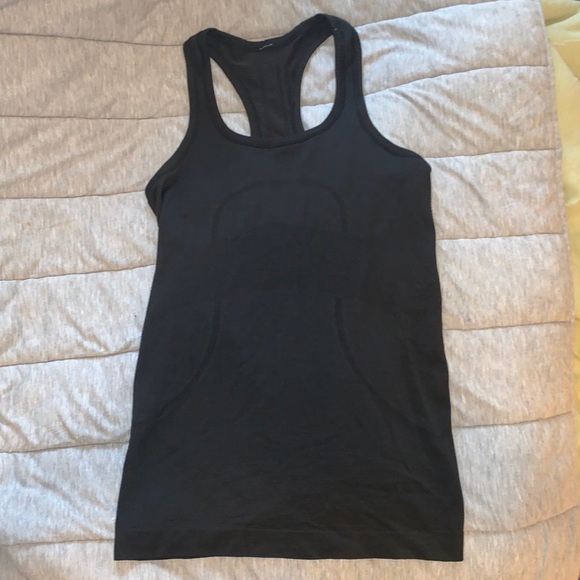 Lululemon black racerback tank size 4 - Picture 4 of 4